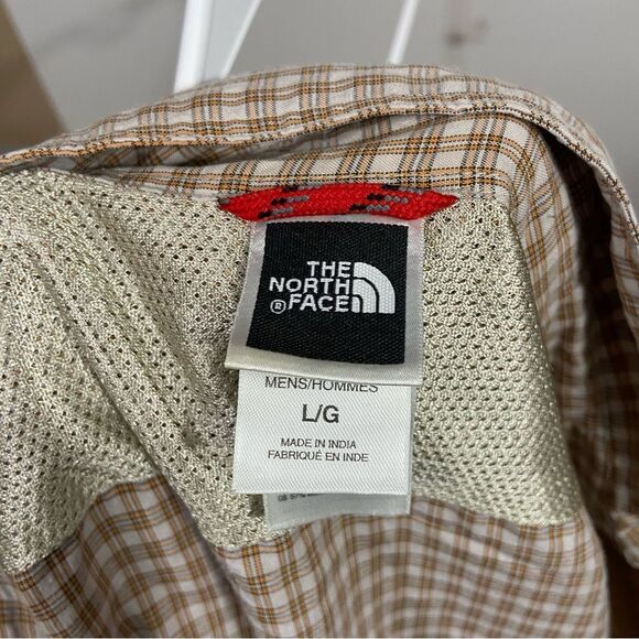 The North Face Plaid Short Sleeve Outdoor Shirt - Picture 3 of 3